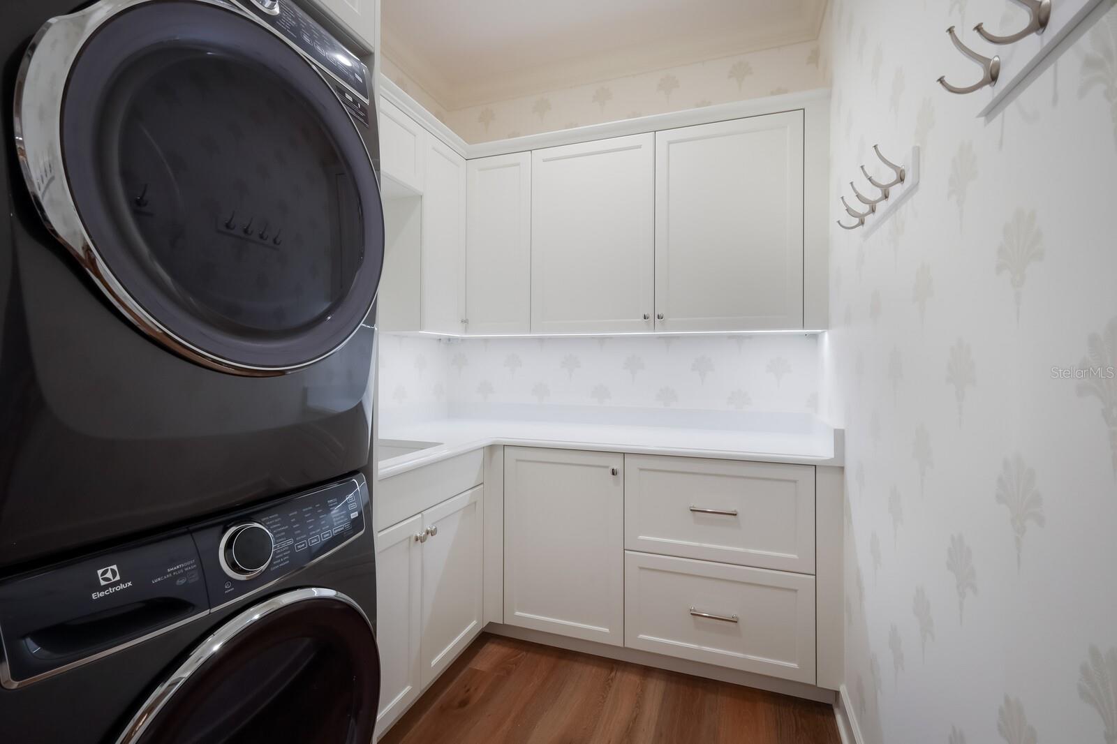 HARBOR DRIVE WATERWAYS - Residential