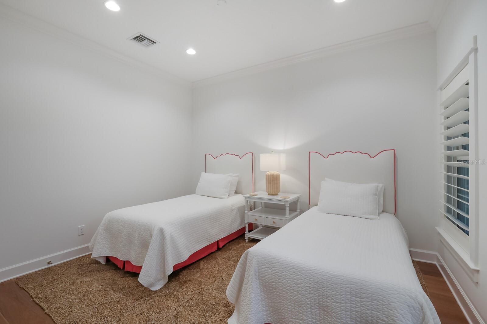 HARBOR DRIVE WATERWAYS - Residential