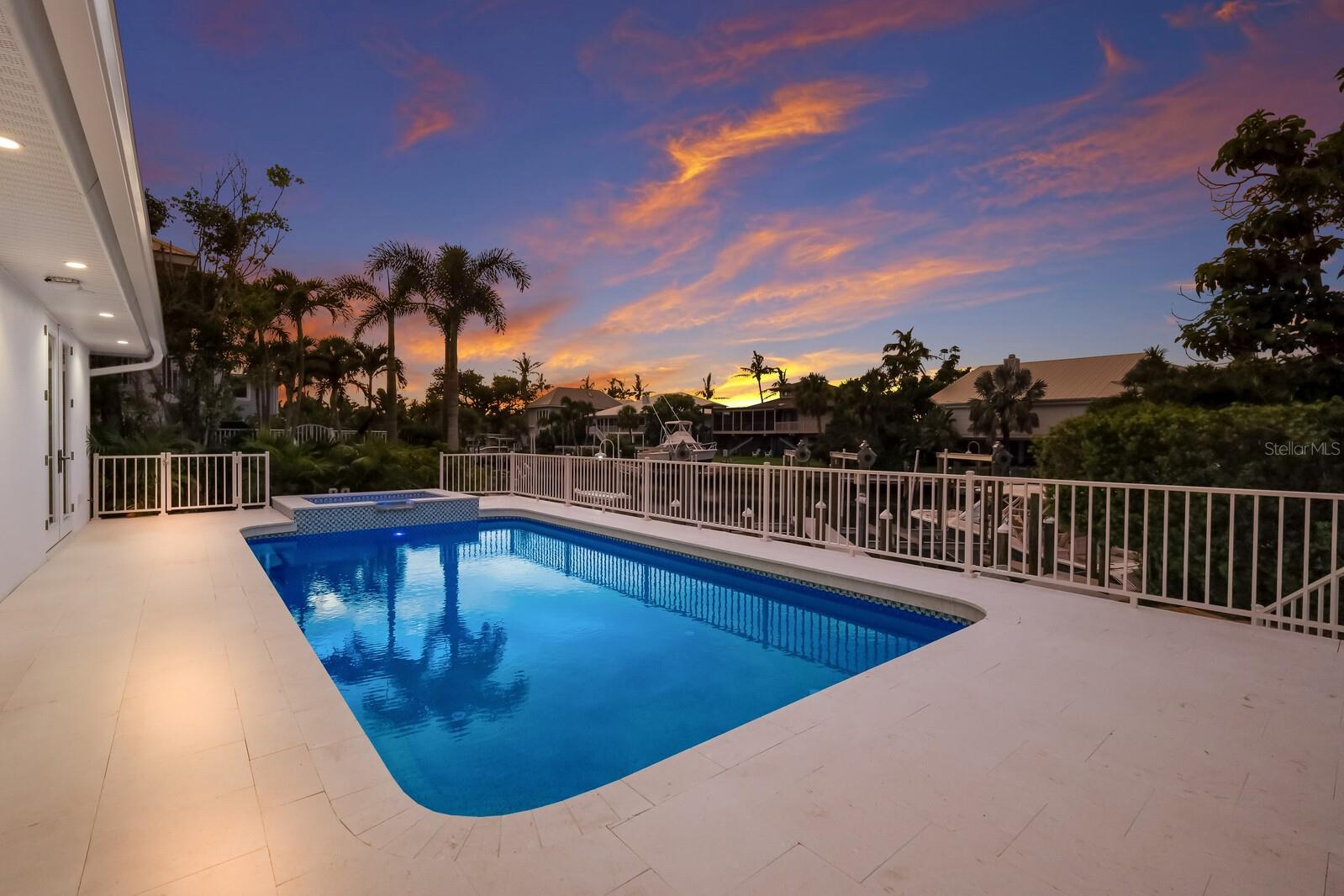 HARBOR DRIVE WATERWAYS - Residential