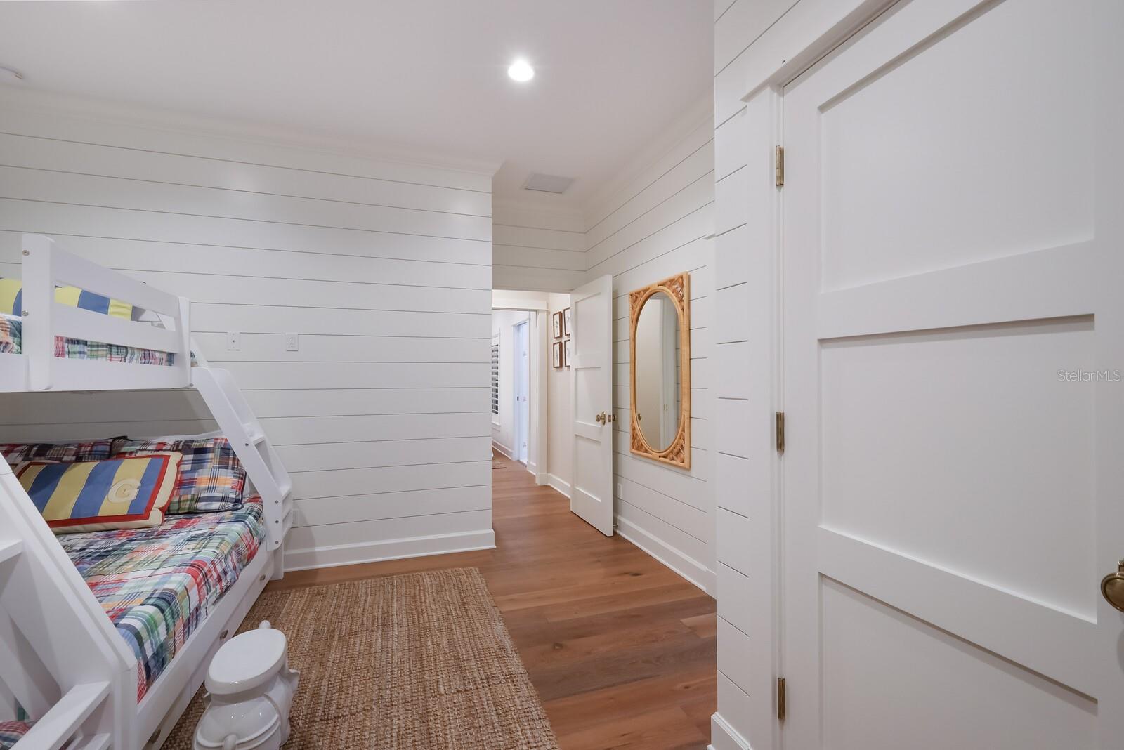 HARBOR DRIVE WATERWAYS - Residential