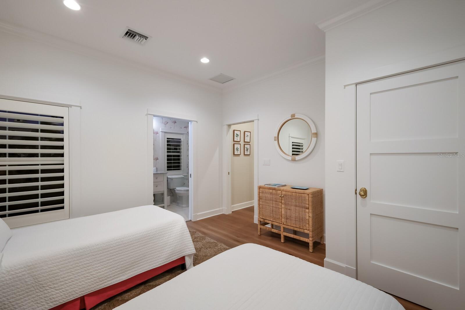 HARBOR DRIVE WATERWAYS - Residential