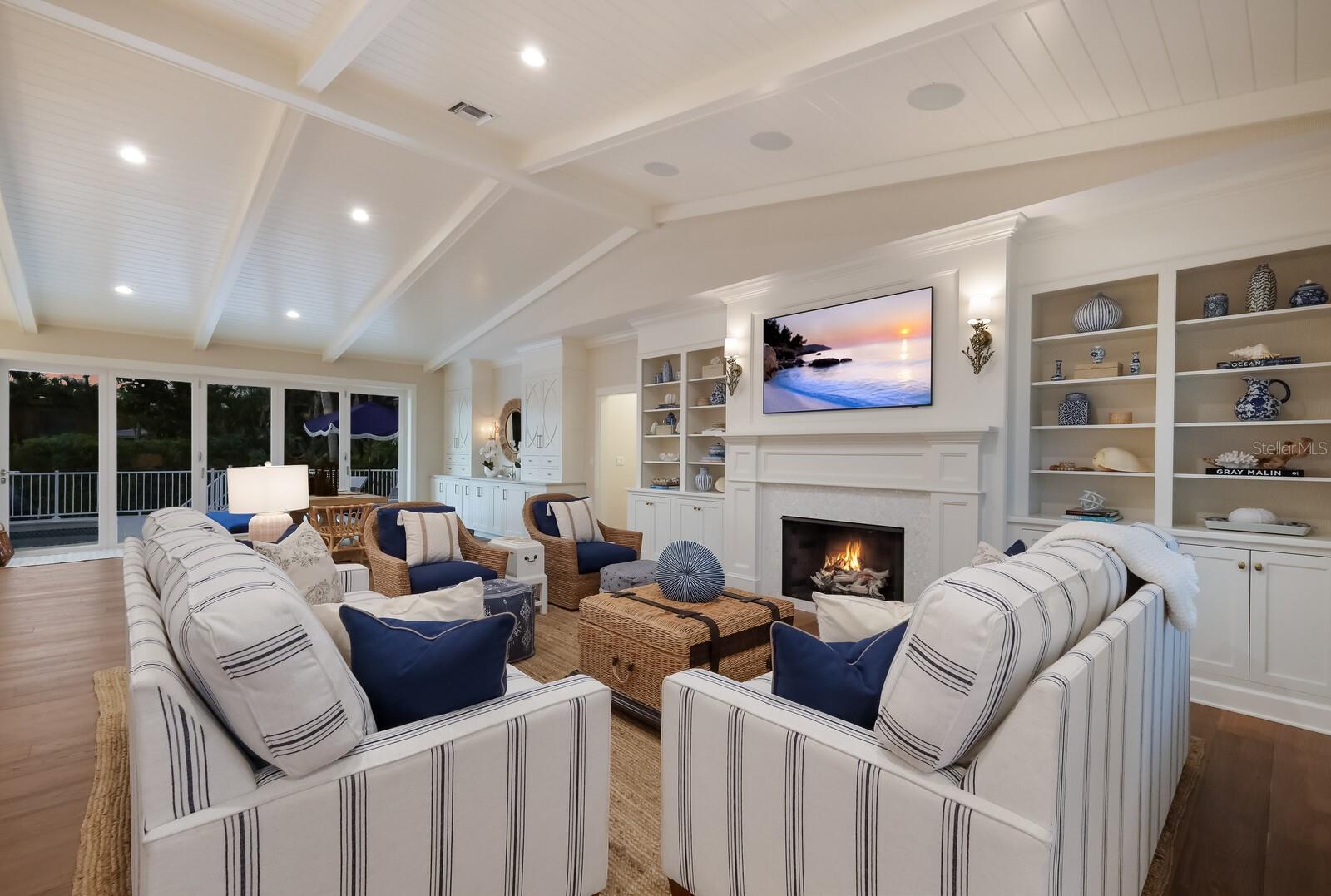 HARBOR DRIVE WATERWAYS - Residential