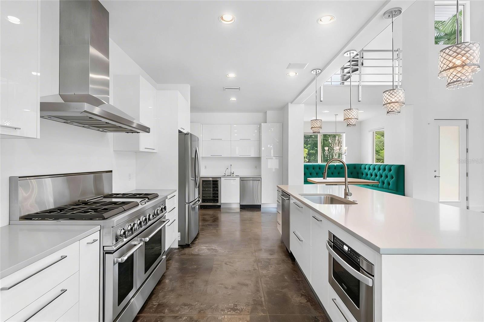 HUDSON BAYOU - Residential