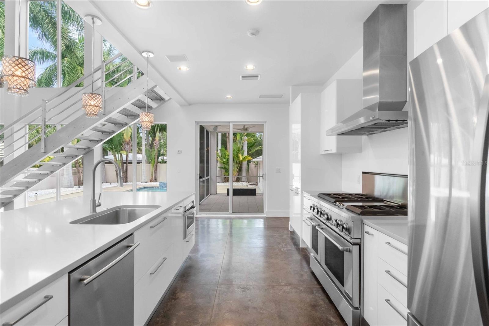 HUDSON BAYOU - Residential