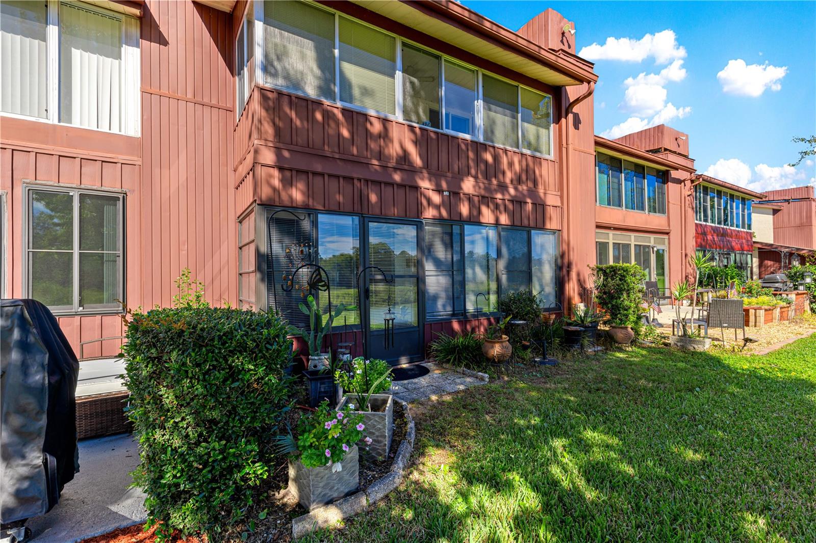 TWIN LAKES VILLAGE EAST - Residential