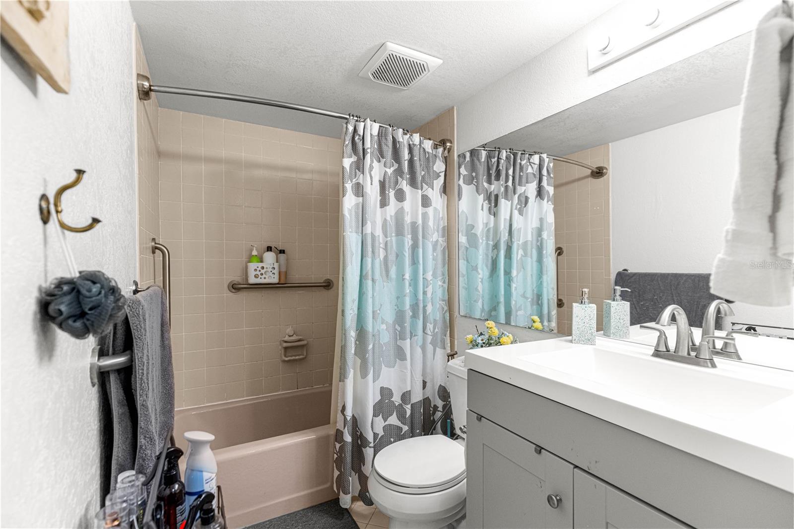 TWIN LAKES VILLAGE EAST - Residential