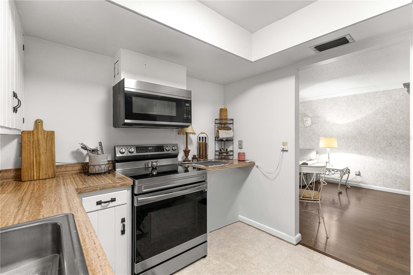 TWIN LAKES VILLAGE EAST - Residential