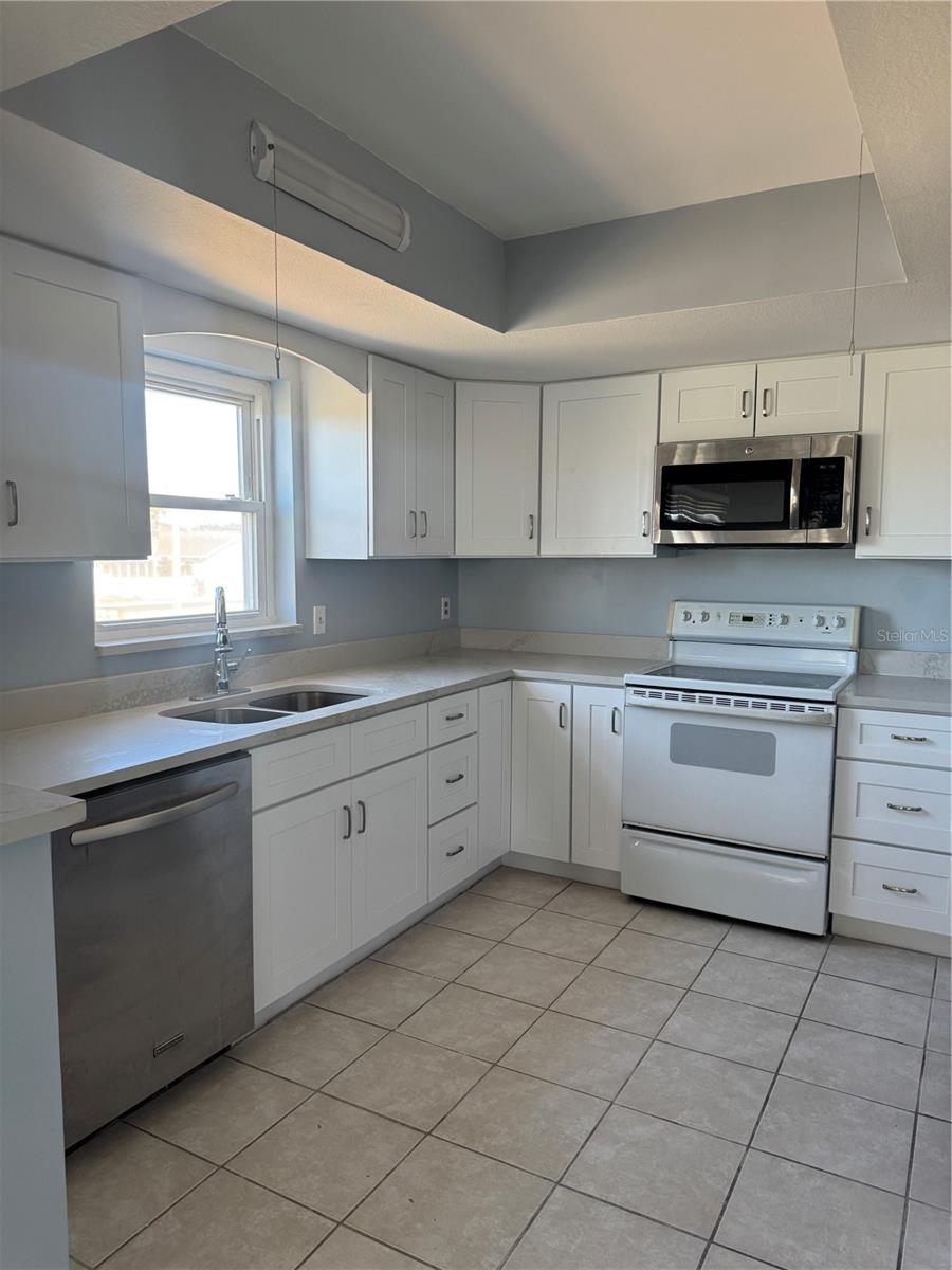 OAKHURST GARDEN APTS CONDO - Residential