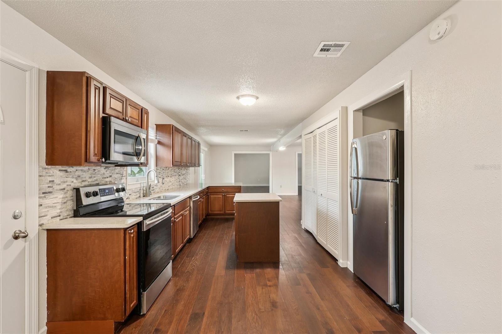 104 HALLMARK COURT