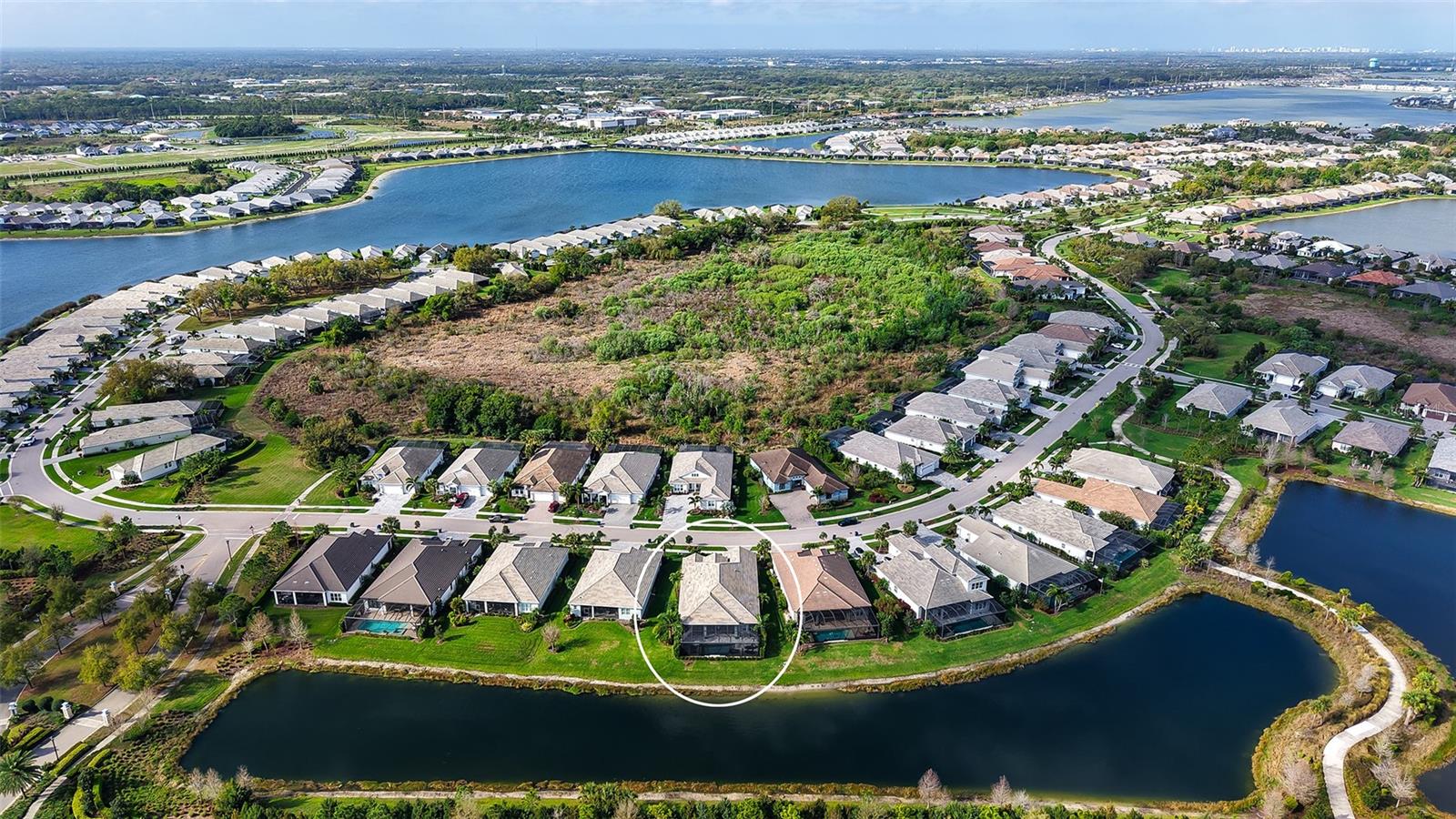 LAKEHOUSE COVE/WATERSIDE PH 1 - Residential