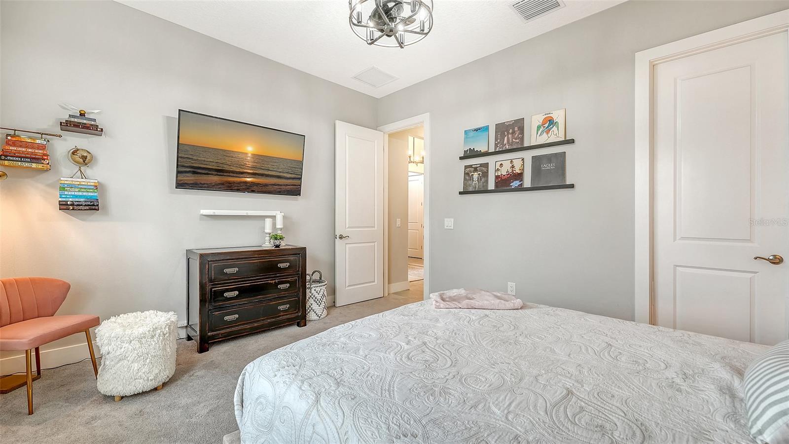 LAKEHOUSE COVE/WATERSIDE PH 1 - Residential