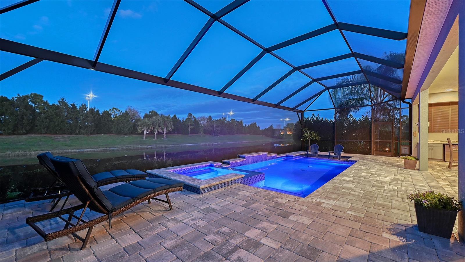 LAKEHOUSE COVE/WATERSIDE PH 1 - Residential