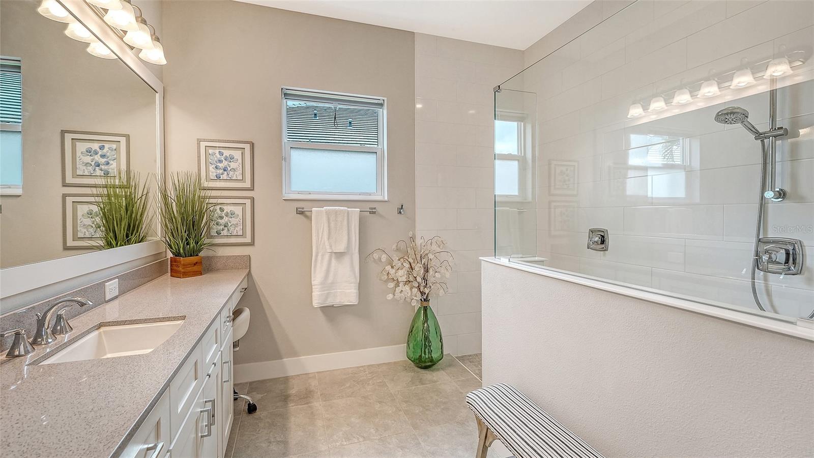 LAKEHOUSE COVE/WATERSIDE PH 1 - Residential