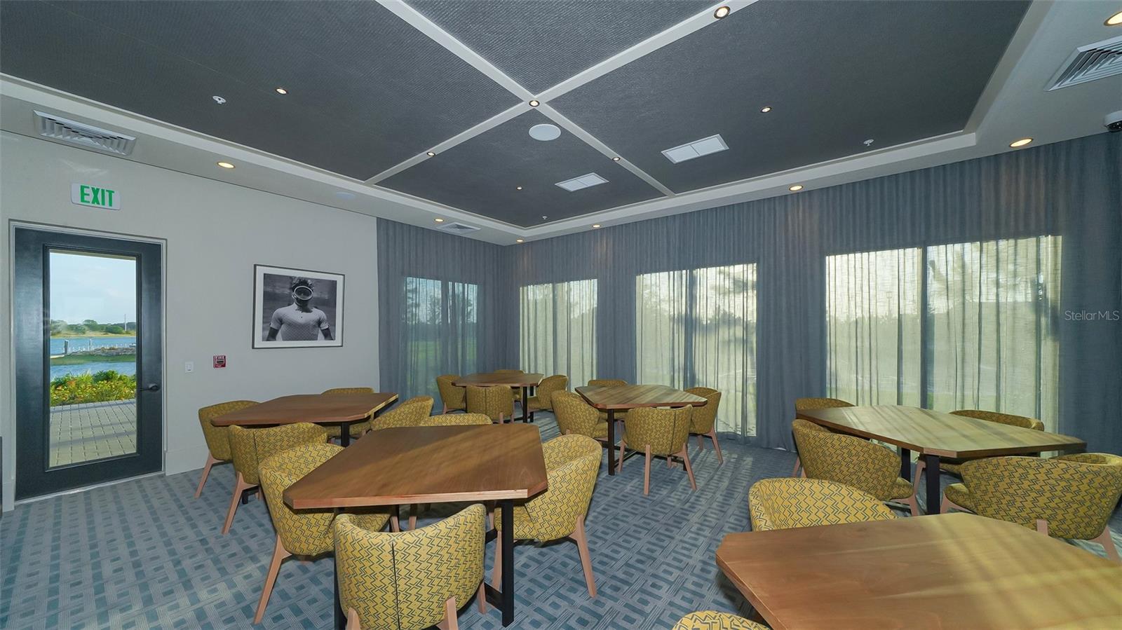 LAKEHOUSE COVE/WATERSIDE PH 1 - Residential