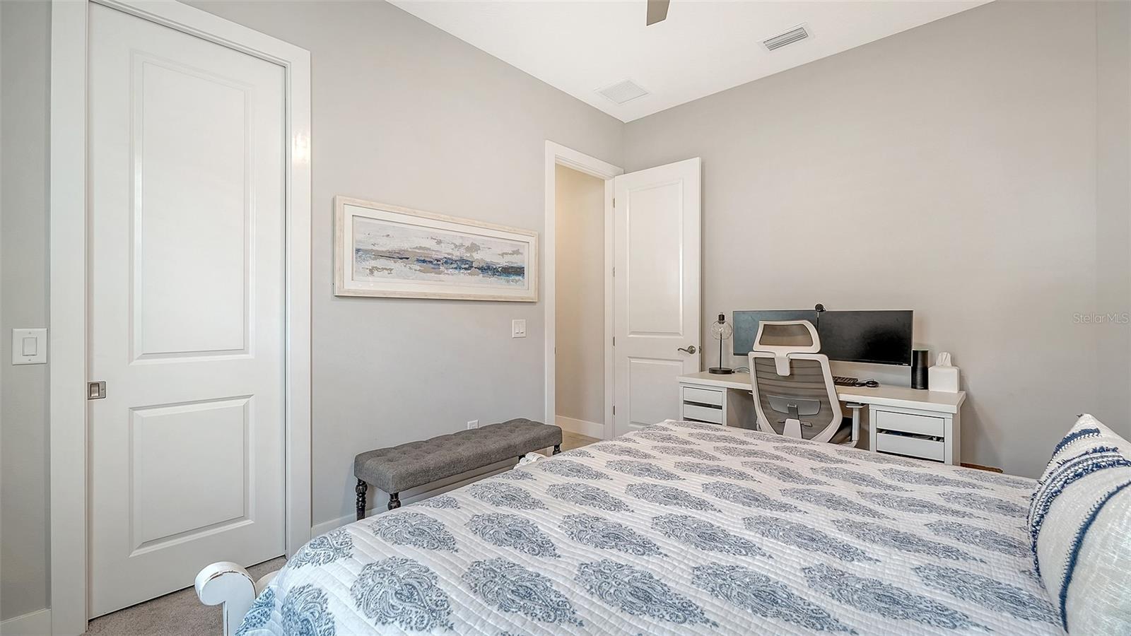 LAKEHOUSE COVE/WATERSIDE PH 1 - Residential