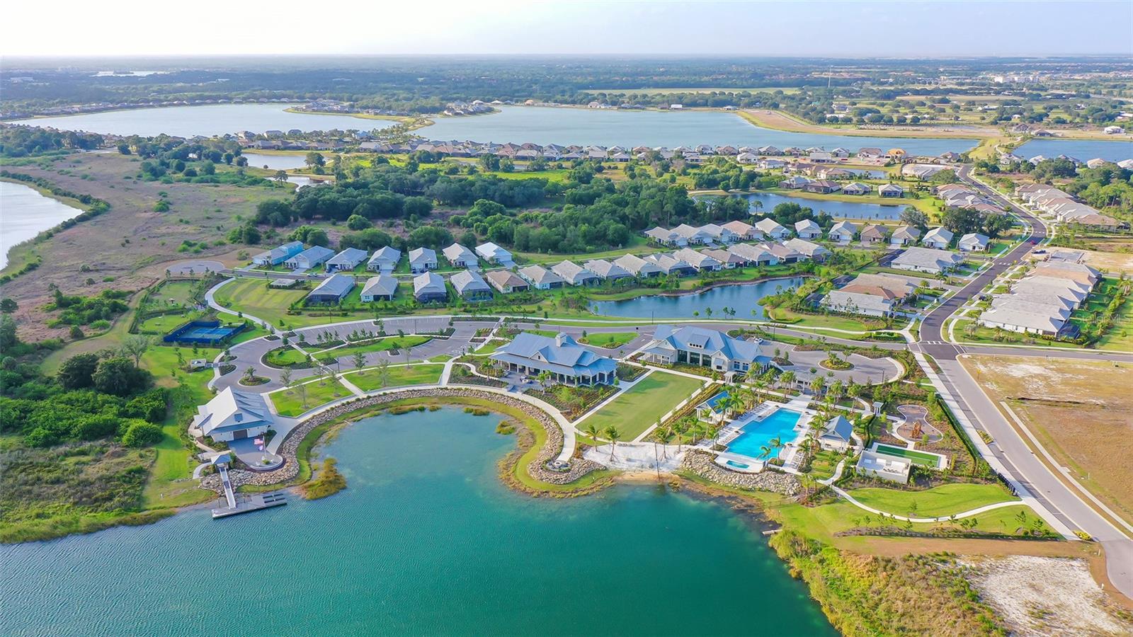 LAKEHOUSE COVE/WATERSIDE PH 1 - Residential