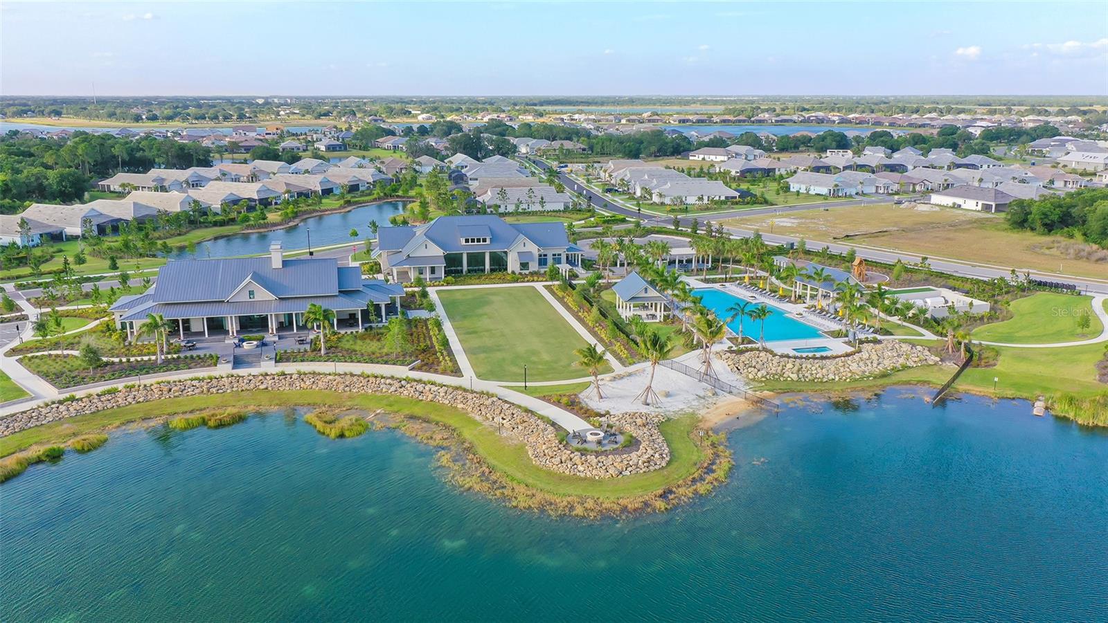 LAKEHOUSE COVE/WATERSIDE PH 1 - Residential