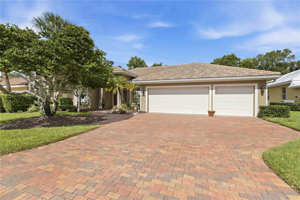 Photo of 4742 Old Farm Road, Sarasota, FL 34233 (MLS # A4700105)