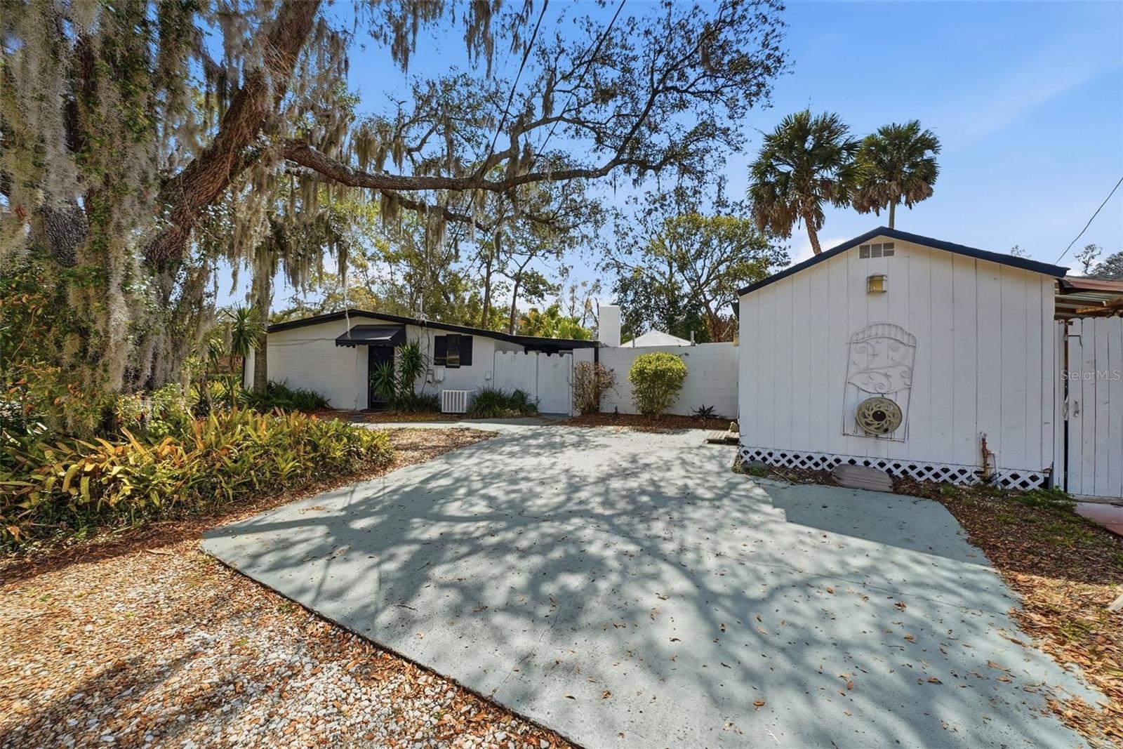 UNPLATTED - Residential