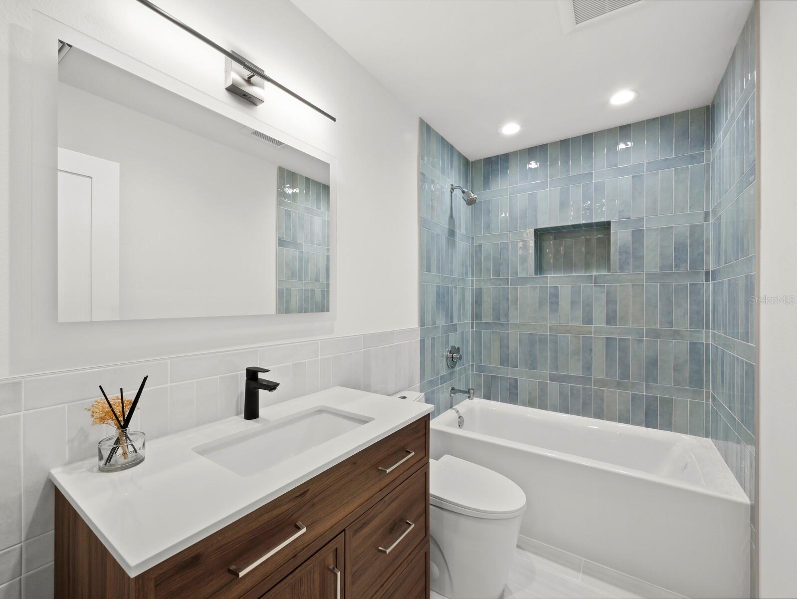 SOUTH GATE - Residential