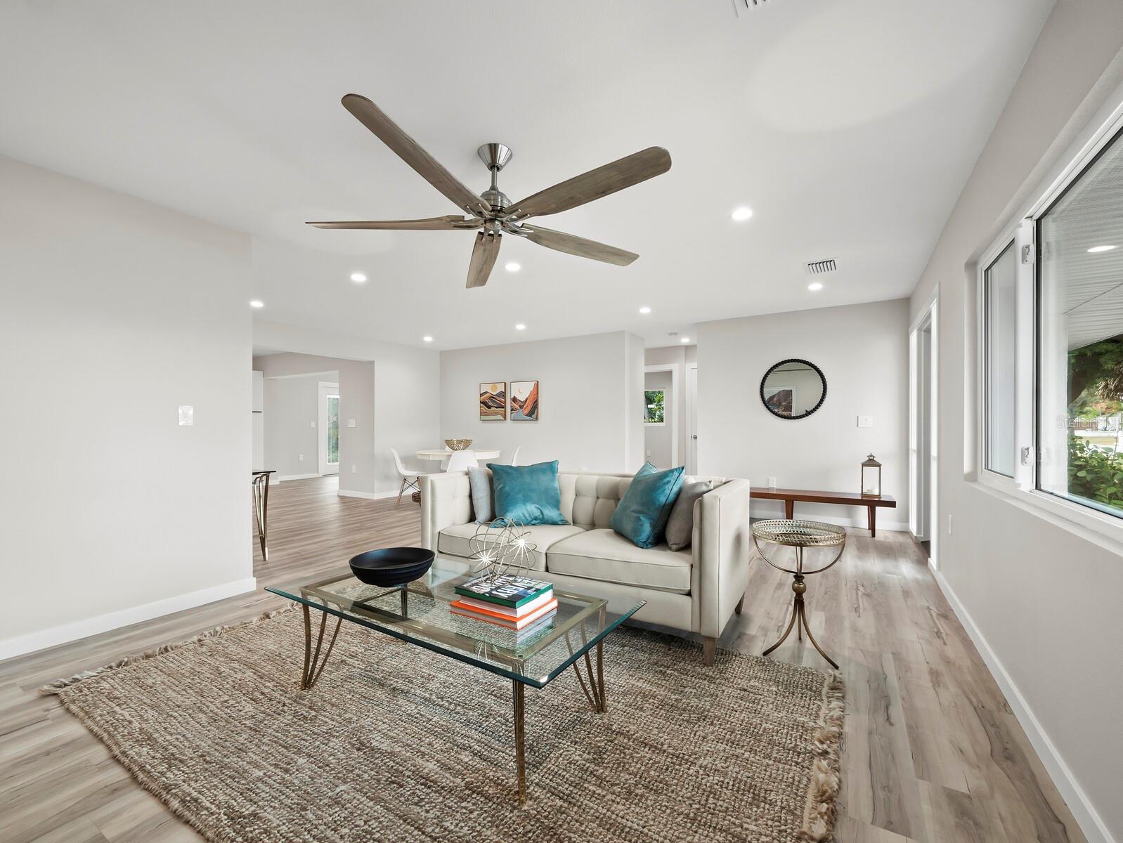 SOUTH GATE - Residential