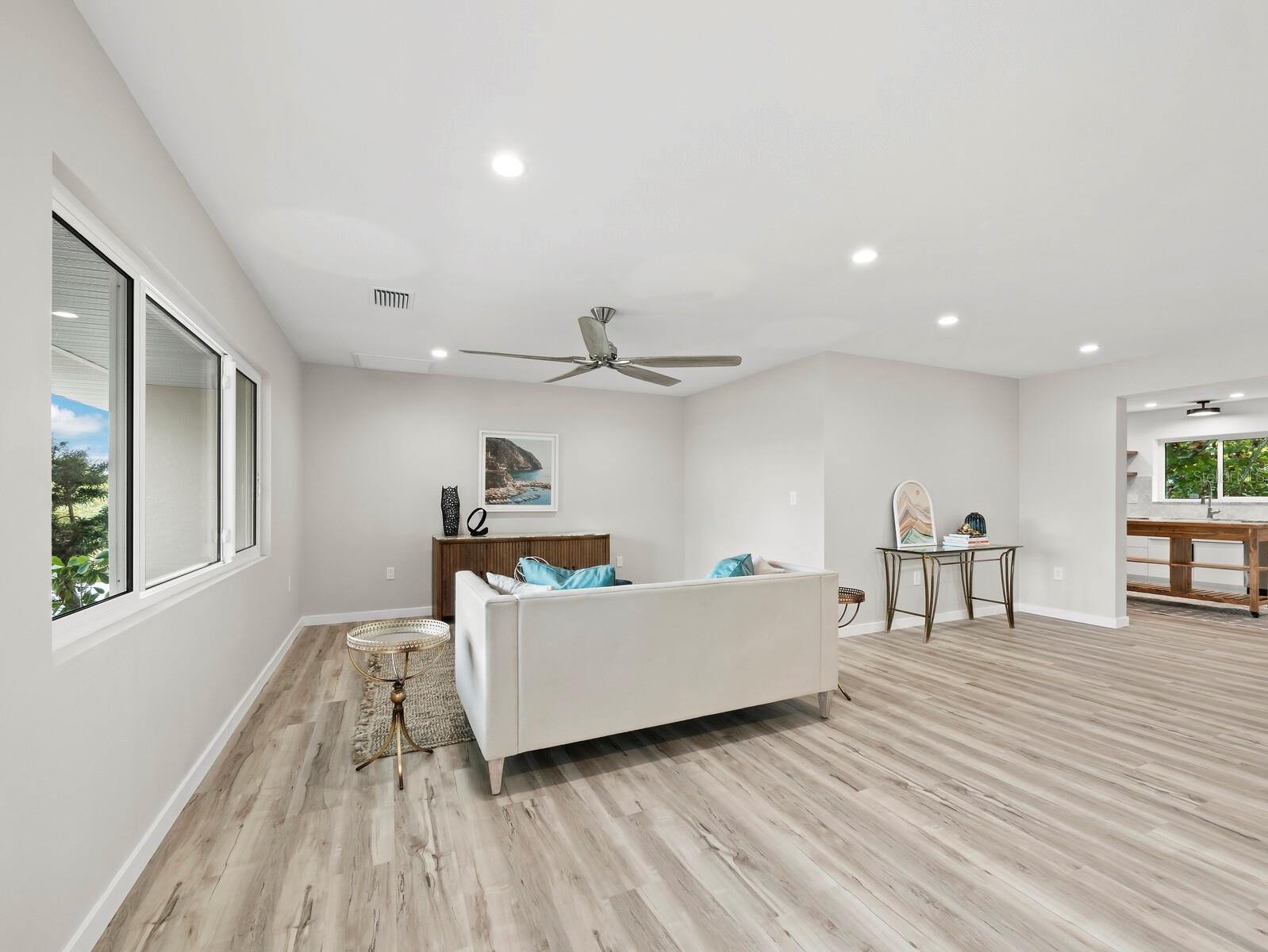 SOUTH GATE - Residential