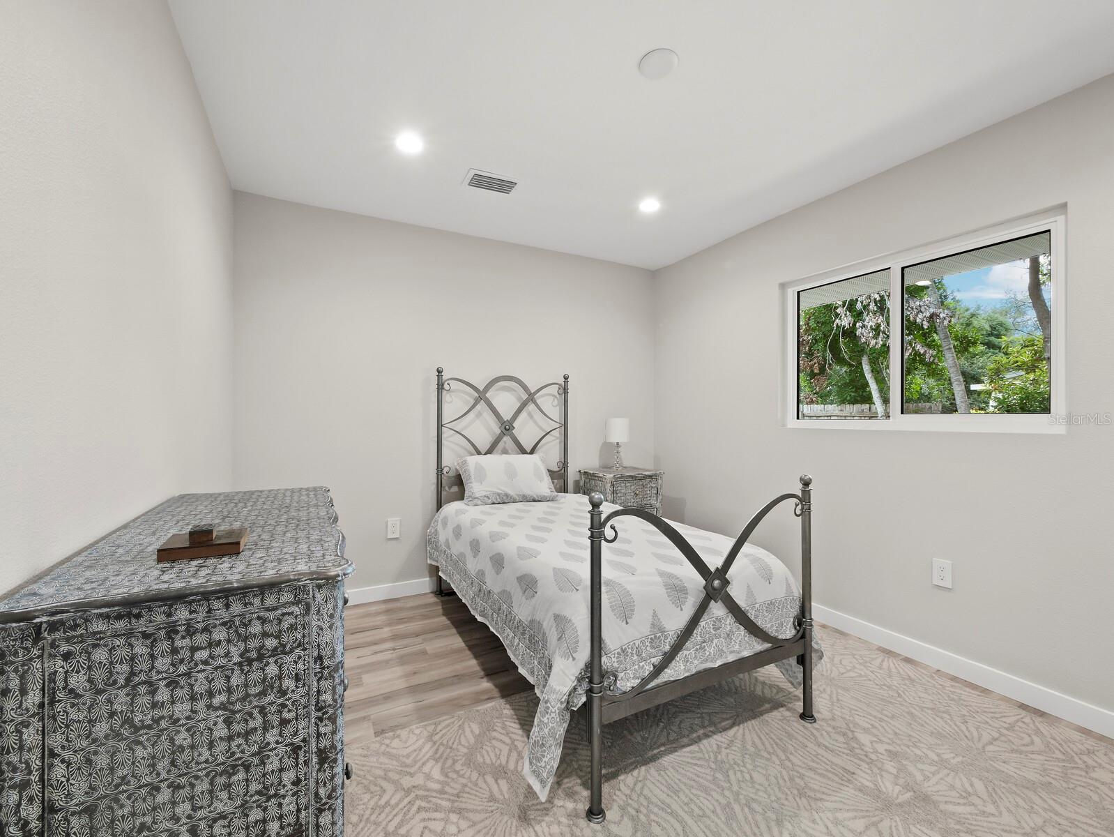 SOUTH GATE - Residential