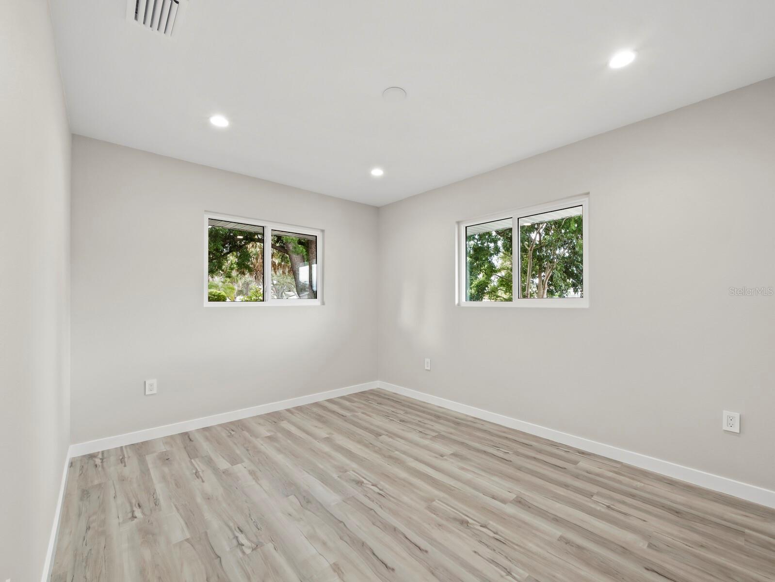 SOUTH GATE - Residential