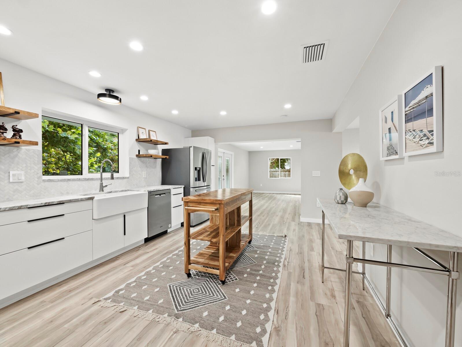 SOUTH GATE - Residential