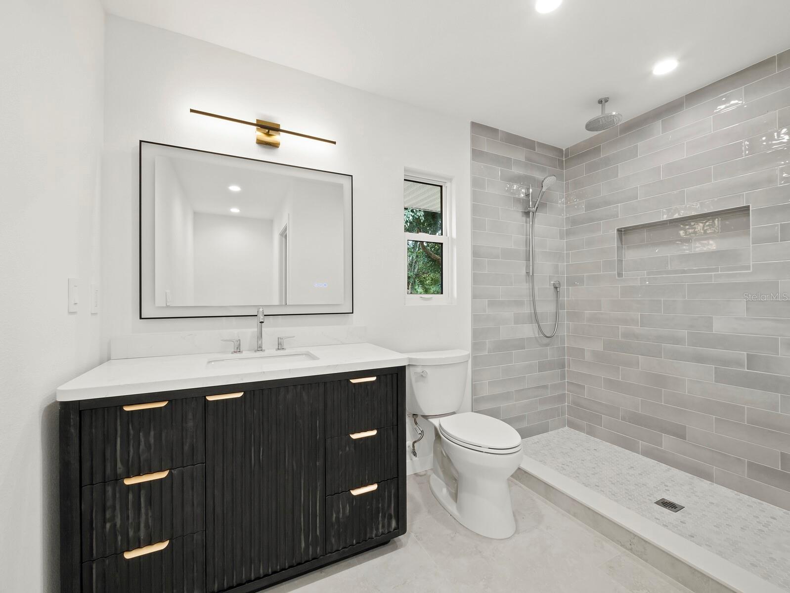 SOUTH GATE - Residential