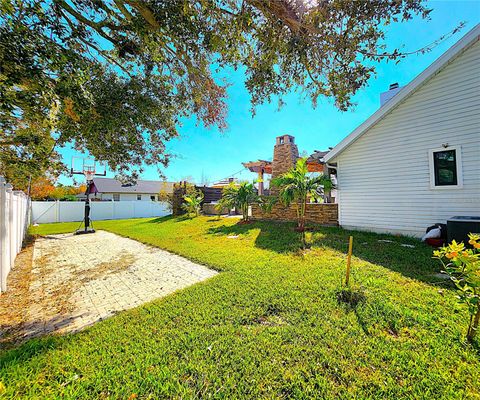 A home in PALMETTO