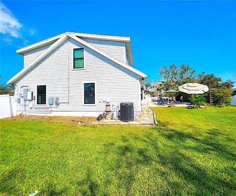 A home in PALMETTO