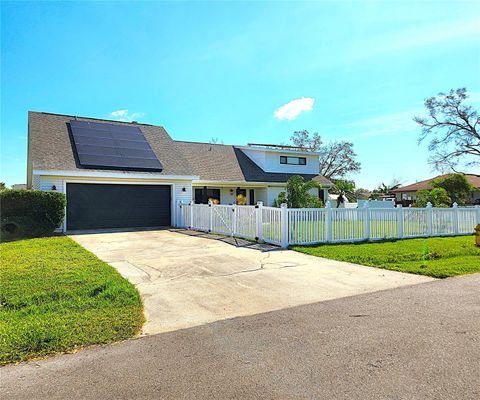 A home in PALMETTO