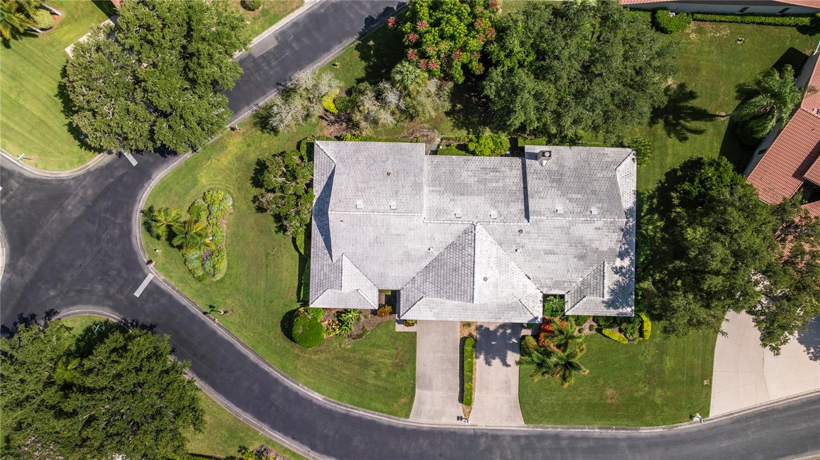3851 WILSHIRE DRIVE 9