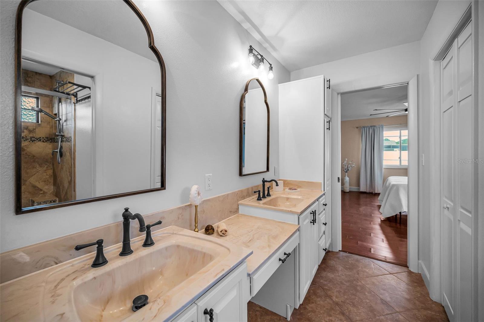 SHADY OAK FARMS - Residential
