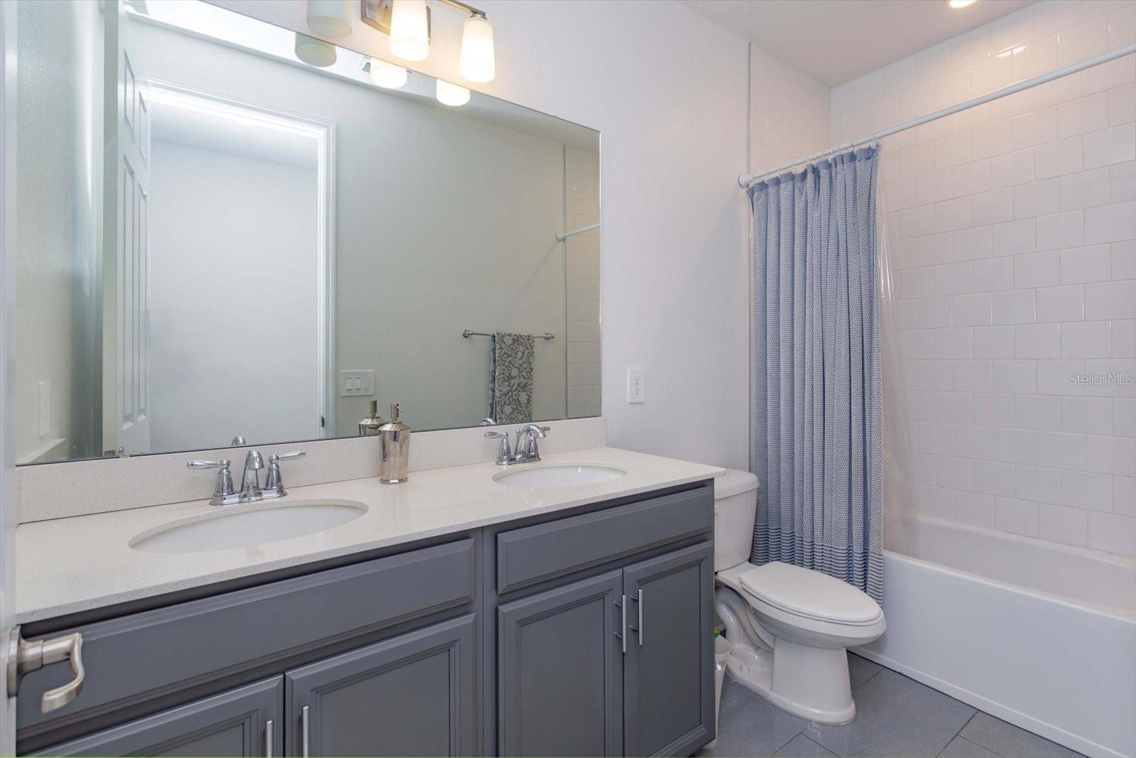 HULL ISLAND/OAKLAND PH 2 - Residential