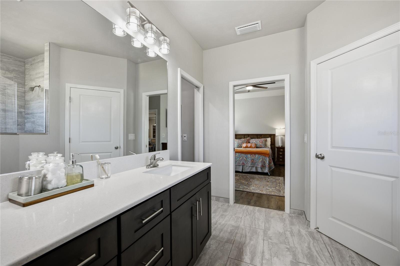 GRAND OAKS AT TOWER PH I PB 35 PG 68 - Residential