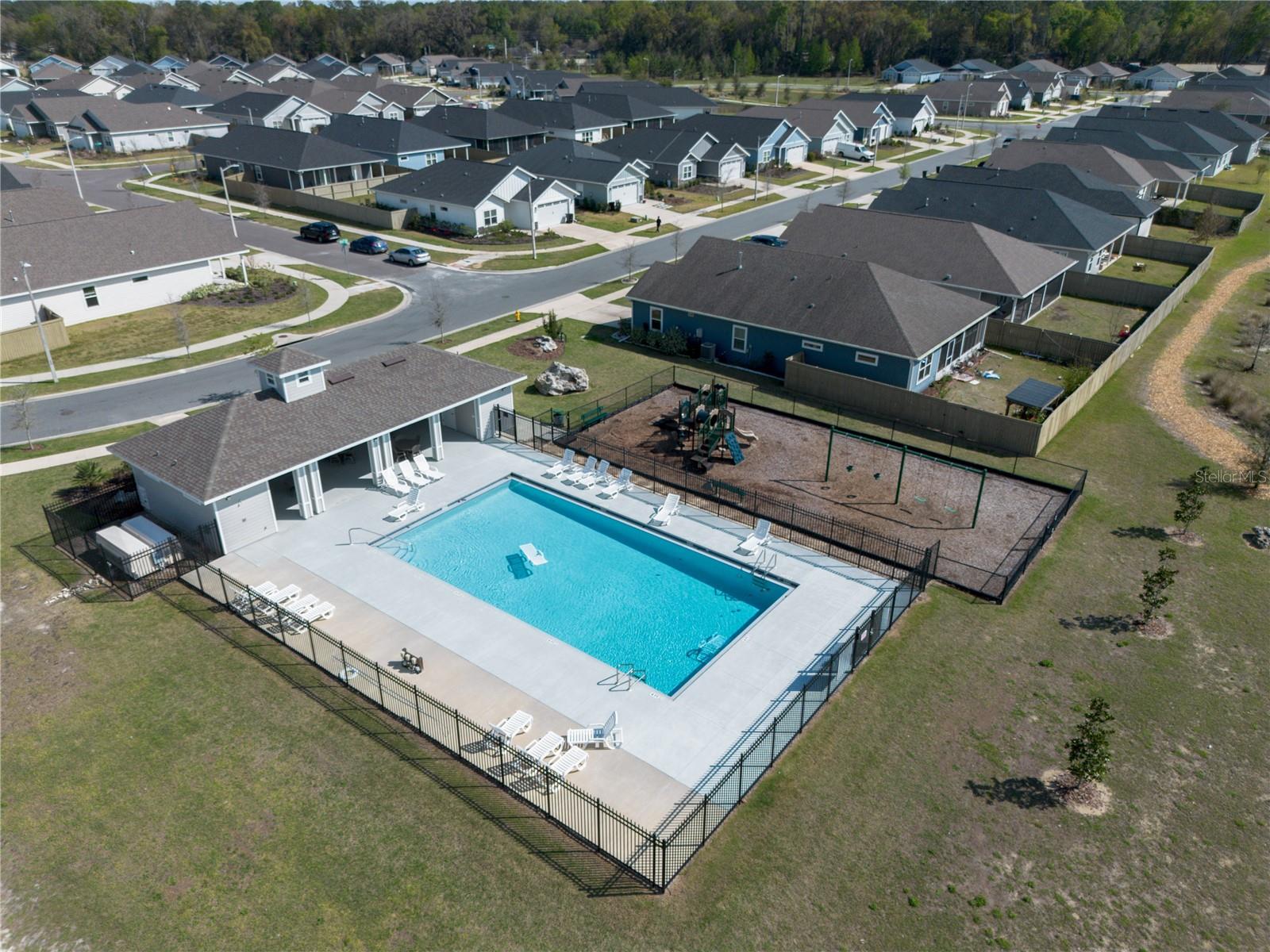 GRAND OAKS AT TOWER PH I PB 35 PG 68 - Residential