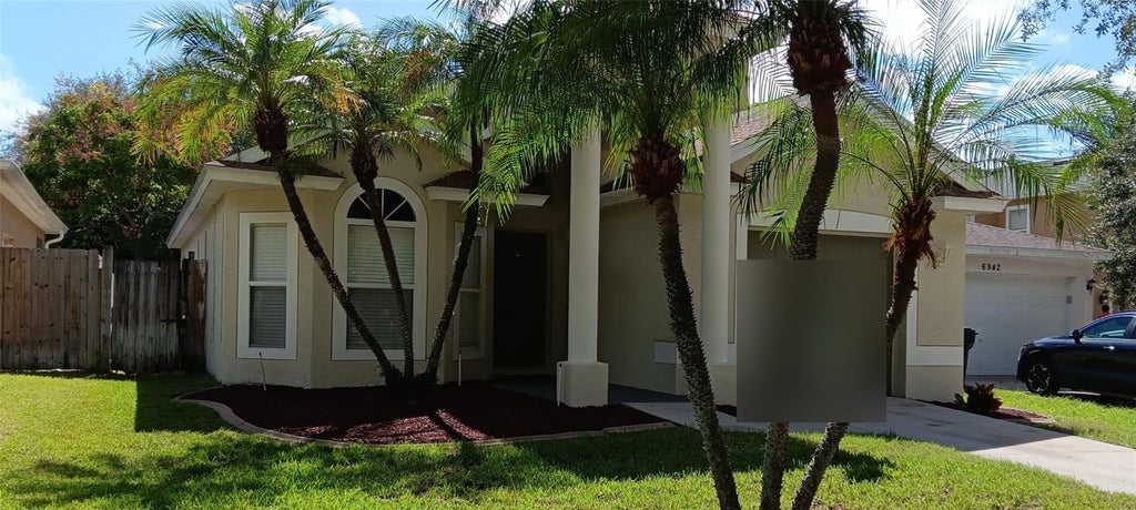 Photo of 6940 Exeter Park Place, Apollo Beach, FL 33572 (MLS # TB8559639)