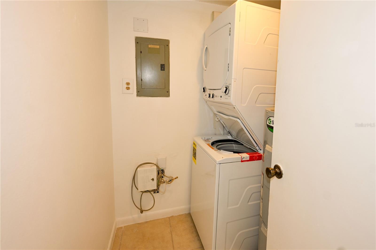 LONGWATER CHASE - Residential Lease