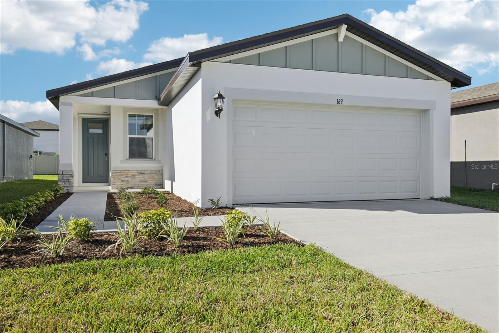 MAGNOLIA BAY - Residential