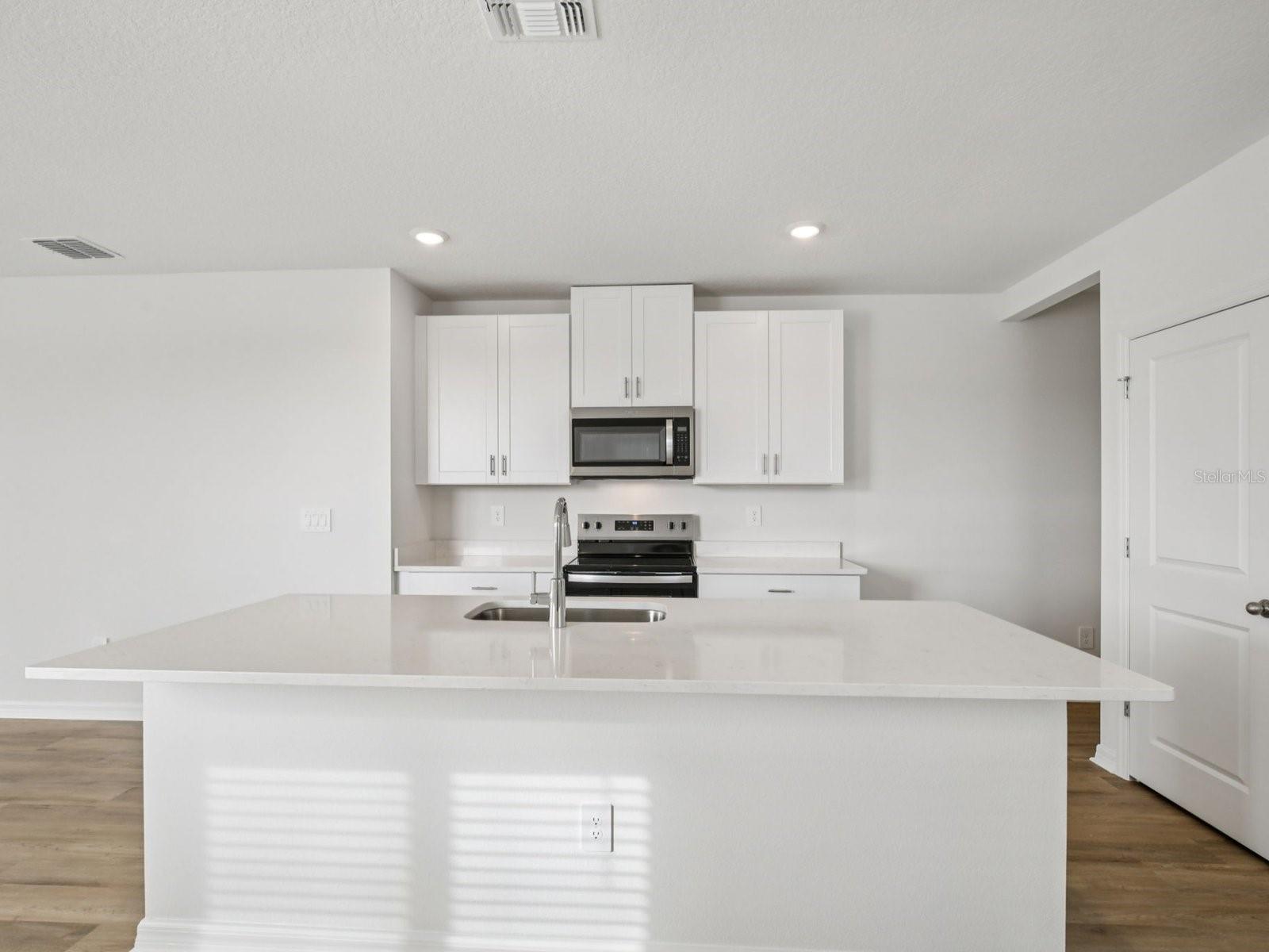 MAGNOLIA BAY - Residential