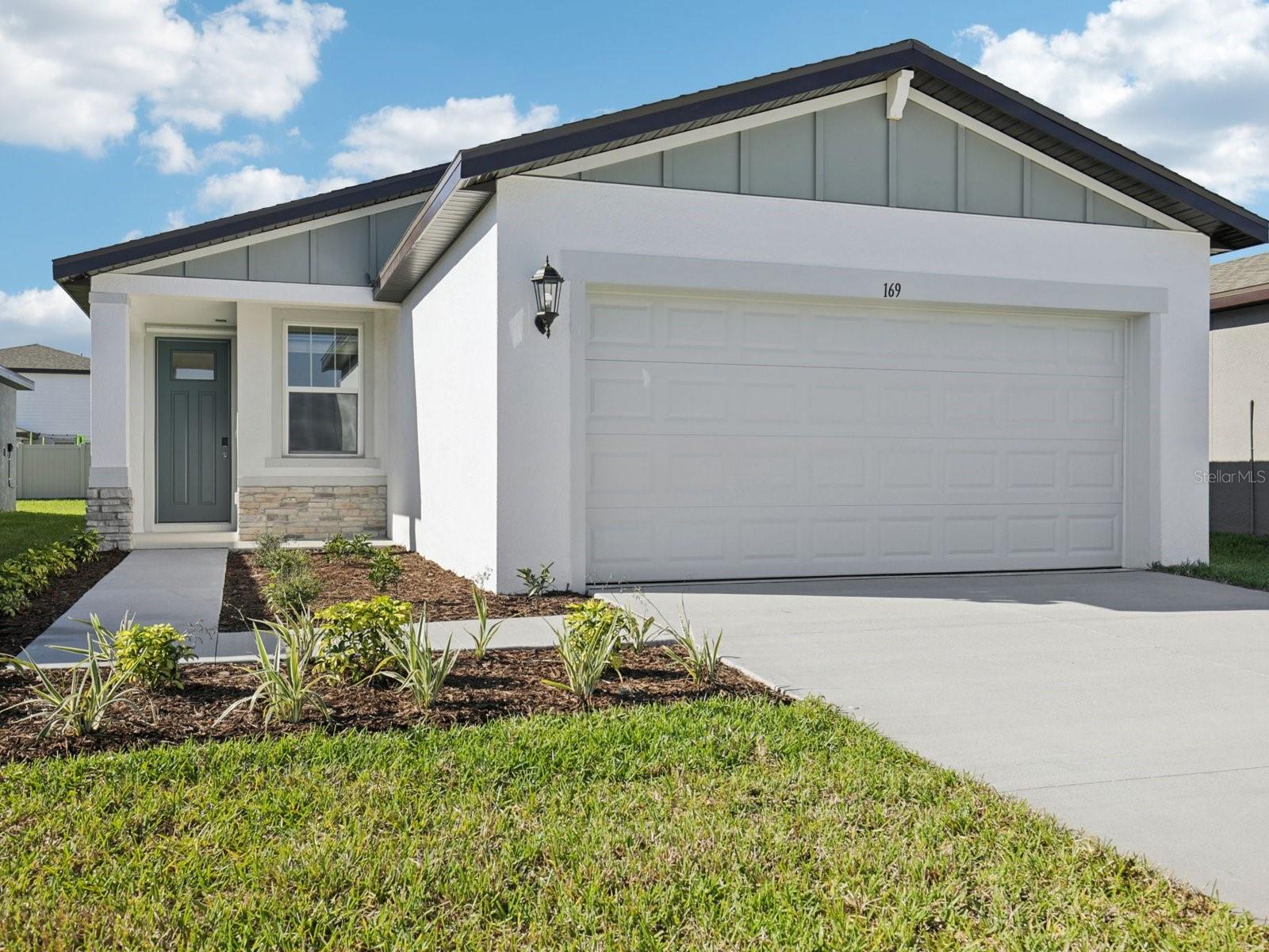 MAGNOLIA BAY - Residential