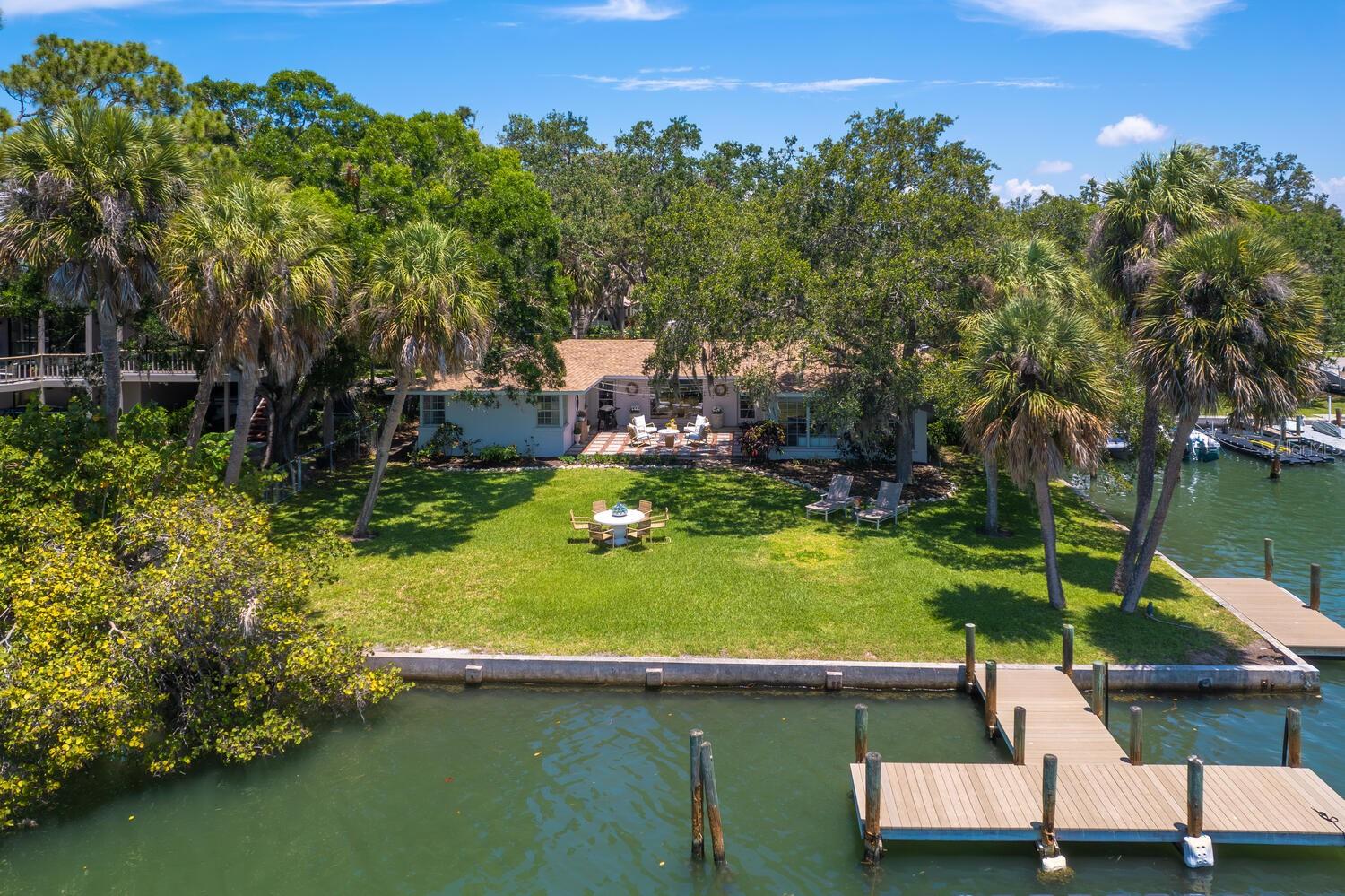 1542 GULFVIEW DRIVE