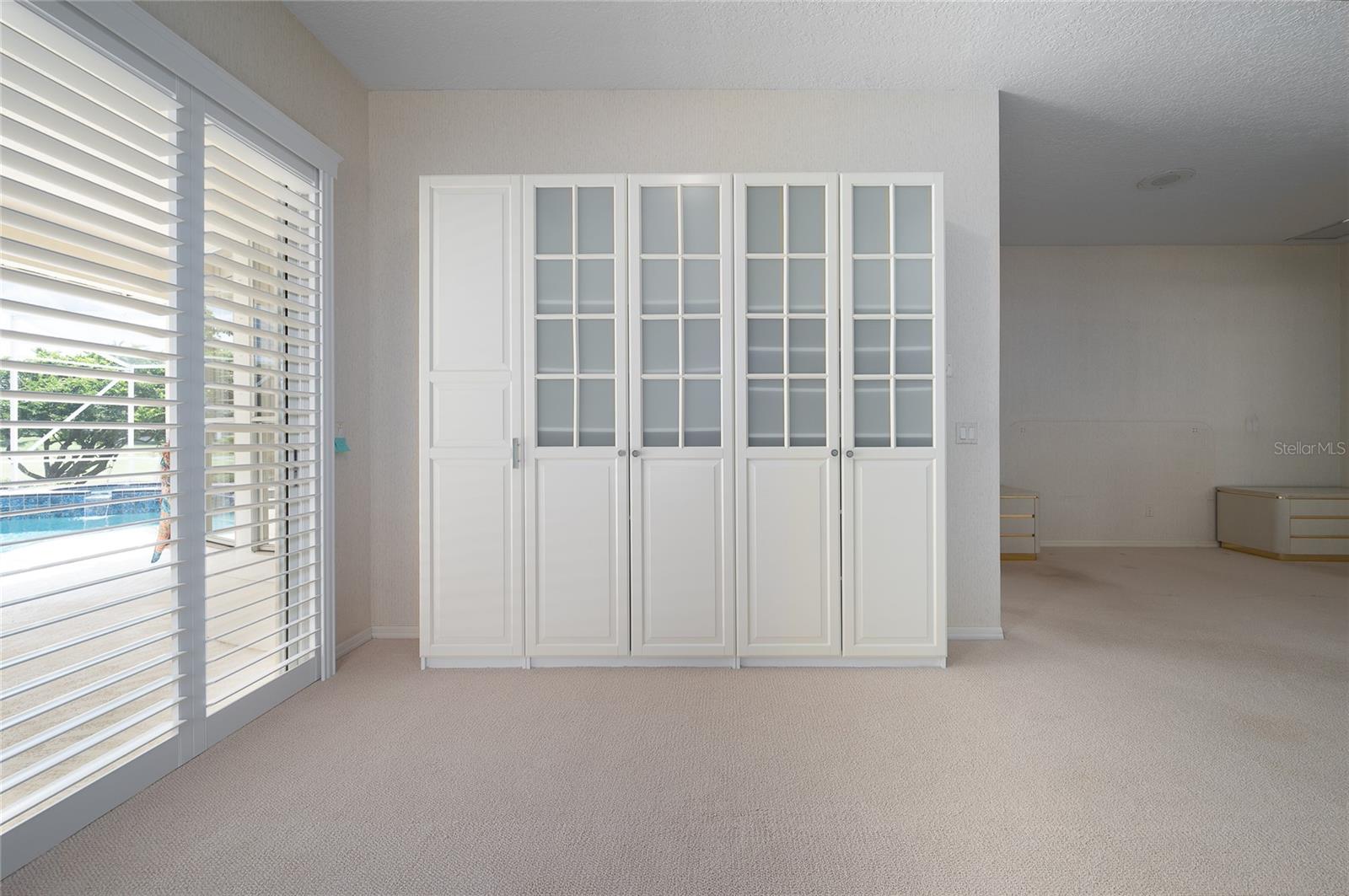 MUIRFIELD VILLAGE - Residential