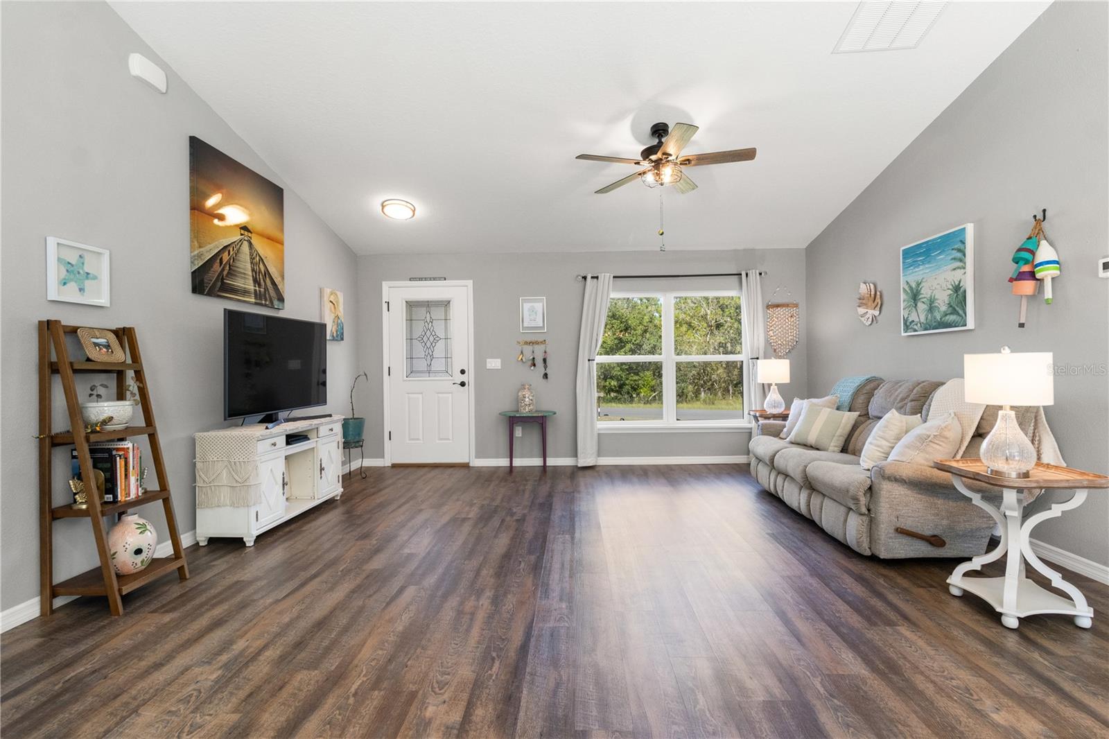 RAINBOW LAKES ESTATE - Residential