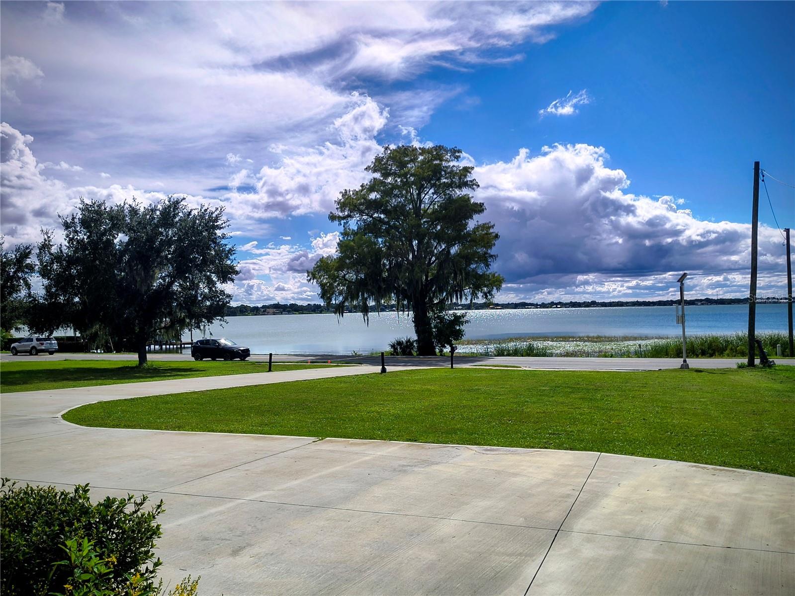 1070 LAKE ARIANA BOULEVARD