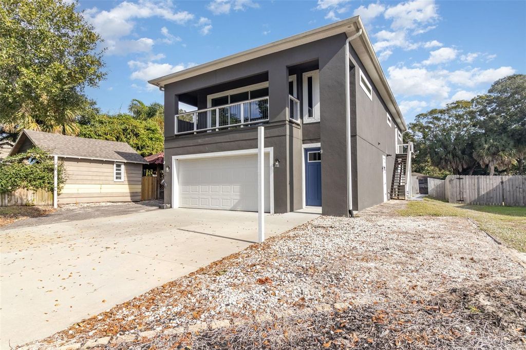 Photo of 2203 Bignonia Street, Melbourne, FL 32901 (MLS # V4947436)