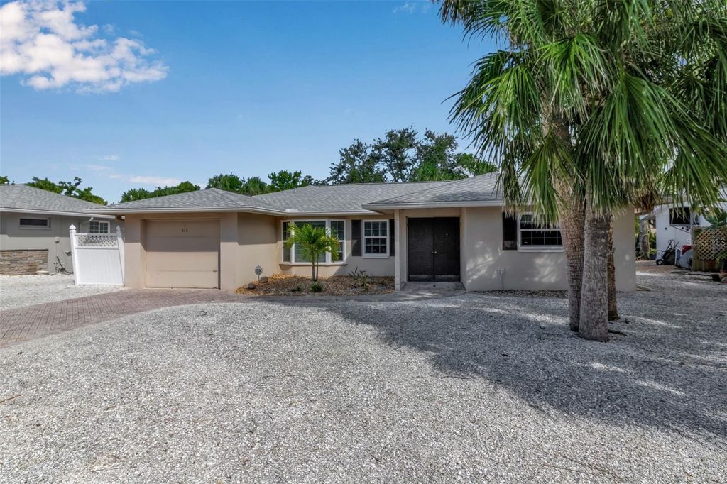 Photo of 315 Avenida De Paradisio, Sarasota, FL 34242 (MLS # A4669487)