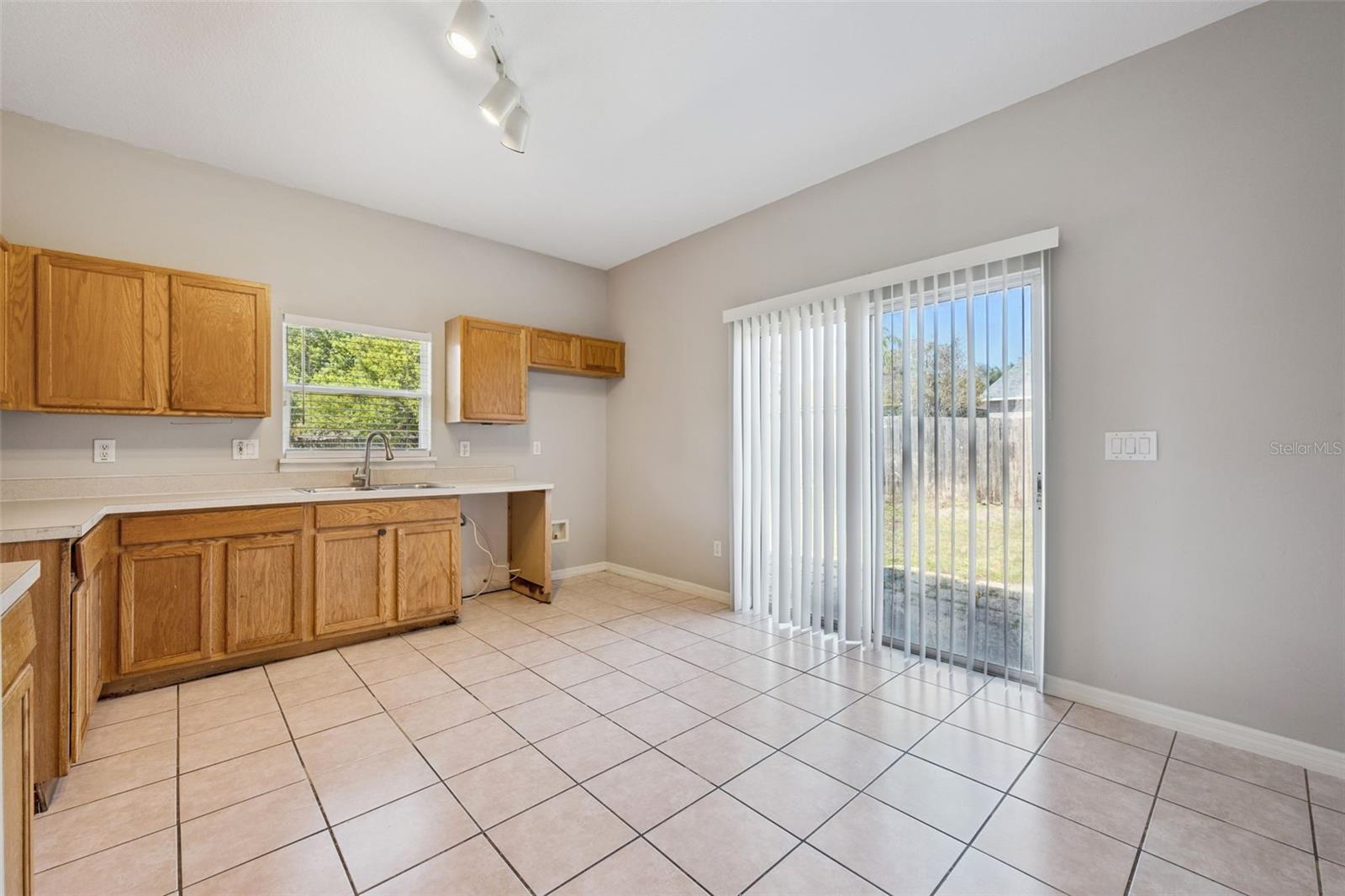 CHASE GROVES UNIT 4B - Residential